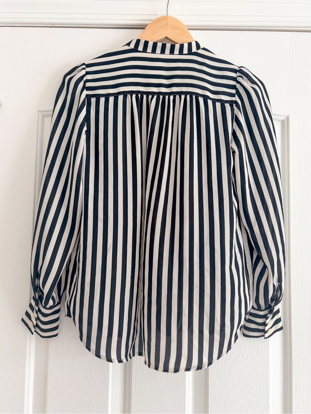 LOFT Petites Striped Button Front Blouse Black White Puff Sleeve XSP - Picture 5 of 10